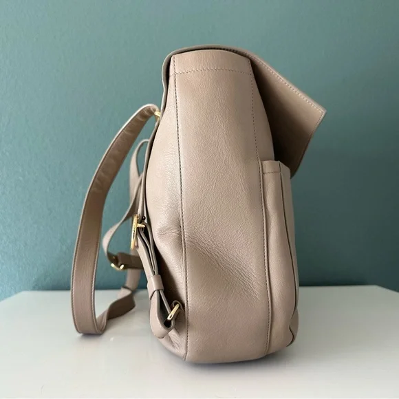 Cuyana Leather Convertible Satchel Backpack Tote Bag in Taupe - Picture 4 of 13